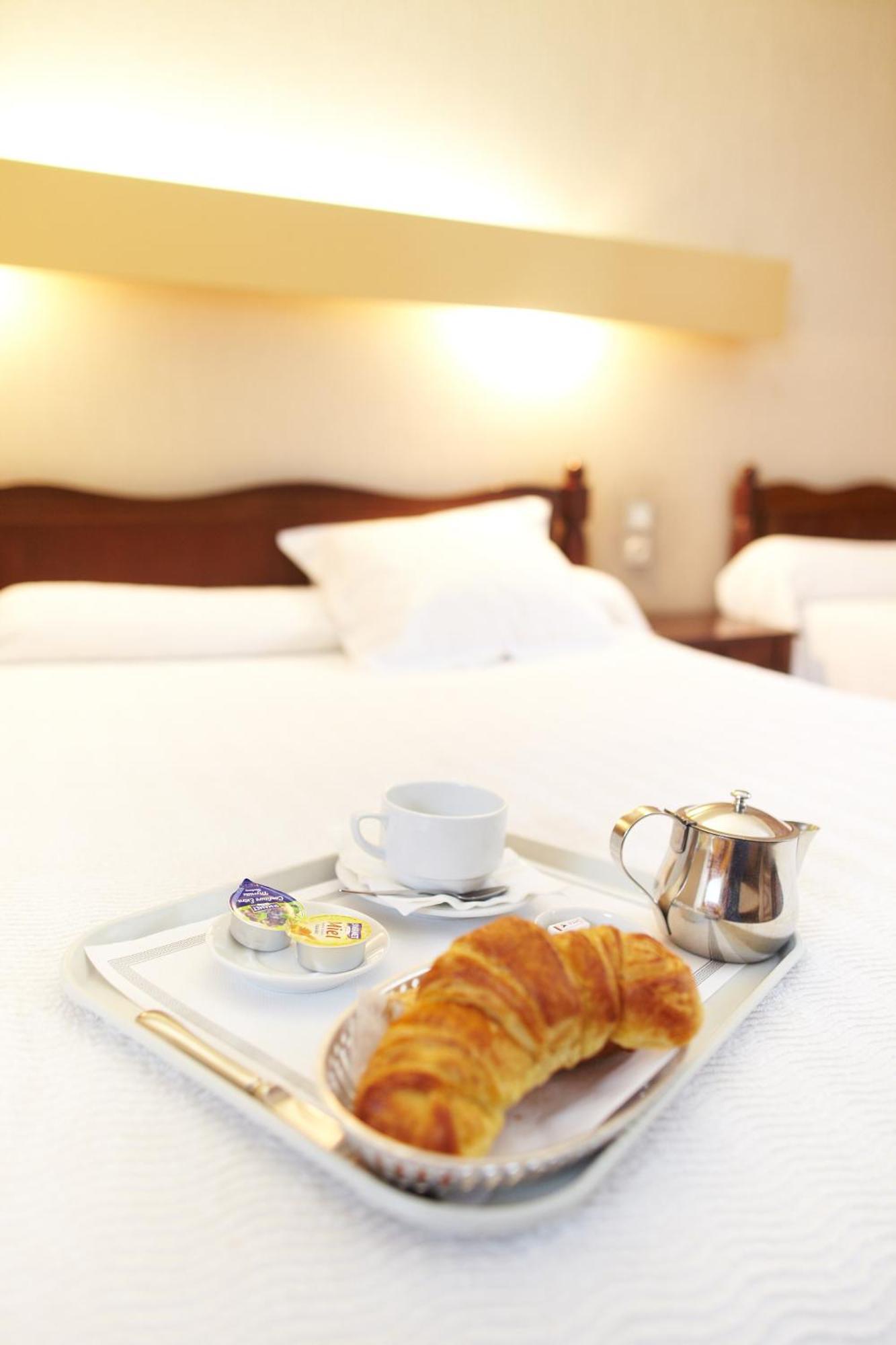Hotel De Paris Bagnères-de-Luchon Pokoj fotografie